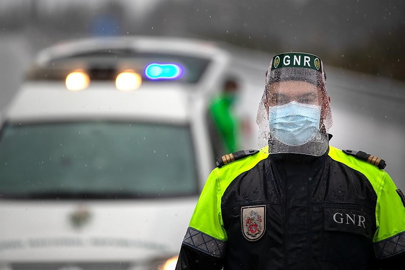 COVID-19 | GOVERNO DEFINE DIFERENTES GRAUS  DE RESTRIÇÕES